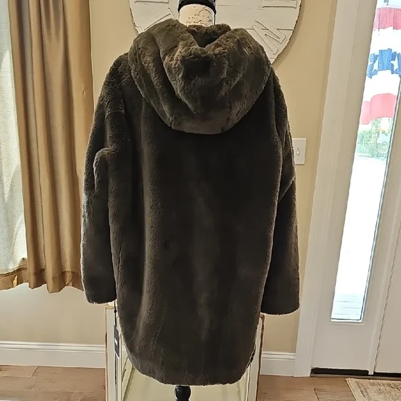 DKNY Olive Teddy Jacket - Picture 5 of 7